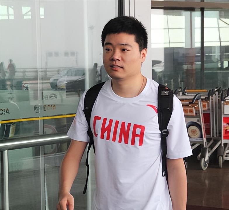 开云体育下载电脑版包含海港在比赛中因伤离场，丁俊晖主教练感到担心的词条